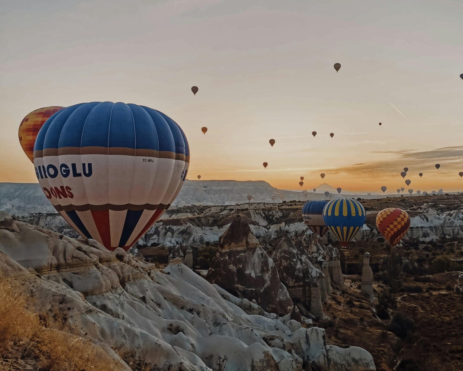 Can I book a Cappadocia hot air balloon online?
